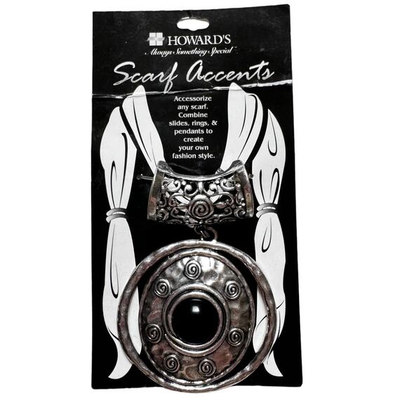 Howard's Scarf Accents Oval Medallion Pendant Scarf Slide New - Picture 1 of 2